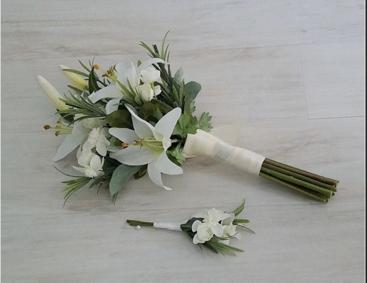 Small Beach Wedding Bouquet, Bridal Bouquet And Boutonniere, Simple Beach Bouquet, White Lily Bouquet Wedding, Small Wedding Bouquet Simple, Lily Wedding Flowers, Simple Flower Bouquet, Lily Wedding Bouquet, White Lily Bouquet