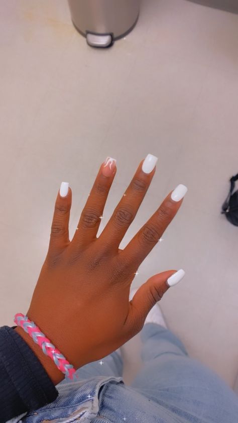 Cute Short Acrylic Nails For School, Middle School Nails, Back To School Nails For Teens, Coral Nails With Design, Short Red Nails, Pink White Nails, Back To School Nails, Pink Gel Nails, Coral Nails