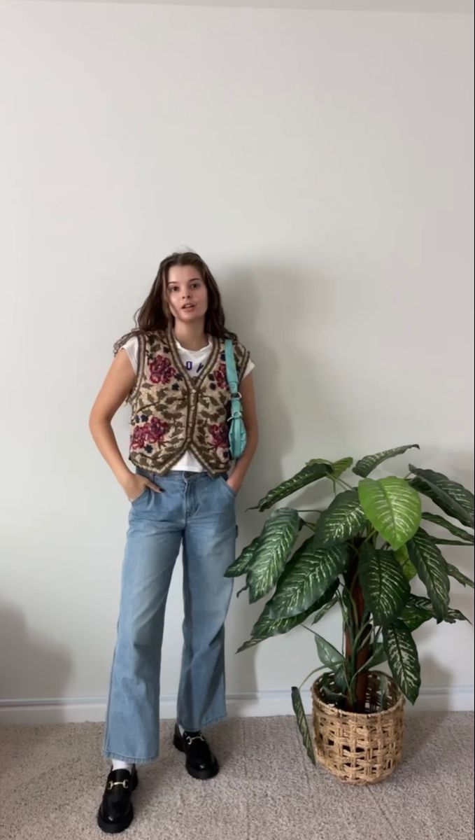 Sweater Vest 90s Outfit, Colorful Sweater Vest Outfit, Grandpa Sweater Vest Outfit, Sweater Vest Outfit Women Aesthetic, 90s Sweater Vest, Sweater Vest Teacher Outfit, Crochet Vest Outfit Fall, Vest Concert Outfit, Button Sweater Vest Outfit