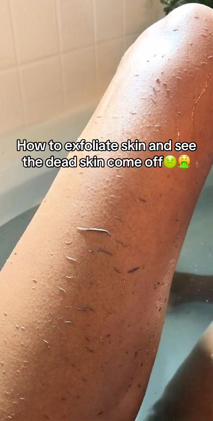 How To Exfoliate Your Skin The Right Way! How To Use Exfoliating Gloves, Best Body Exfoliator, Exfoliation Tips, Smooth Body Skin, Exfoliate Legs, Glowing Body Skin, Smooth Skin Body, Exfoliation Benefits, Bridal Skin