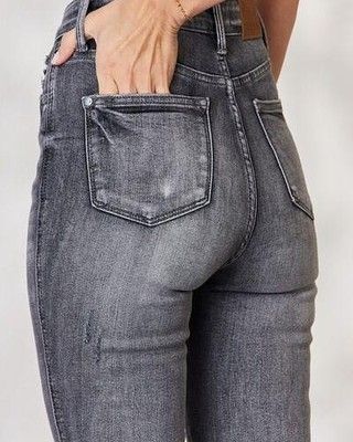 Introducing our newest arrival: the Judy Blue Full Size High Waist Tummy Control Release Hem Skinny Jeans! Elevate your denim game with these figure-flattering jeans that are both stylish and comfortable. Judy Blue Full Size High Waist Tummy Control Release Hem Skinny Jeans $48 Tap the link in our bio to shop now! #JudyBlueJeans #TummyControl #ReleaseHem #SkinnyJeans #DenimGame #FigureFlattering #StylishComfort #NewArrival #FashionFinds #ShopNow Flattering Jeans, Judy Blue Jeans, Yacht Club, Tap, High Waist, Shop Now, High Waisted, Quick Saves, Blue