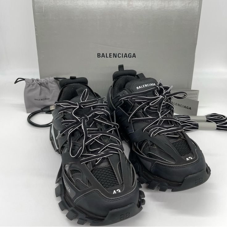 Perfect Condition Comes With Everything Shoes Balenciaga, Big Shoes, Balenciaga Tracks, Balenciaga Track Shoes, Balenciaga Shoes Mens, Balenciaga Sneakers Outfit, All Black Balenciaga, Balenciaga Track Black, Black Balenciaga Track Sneakers