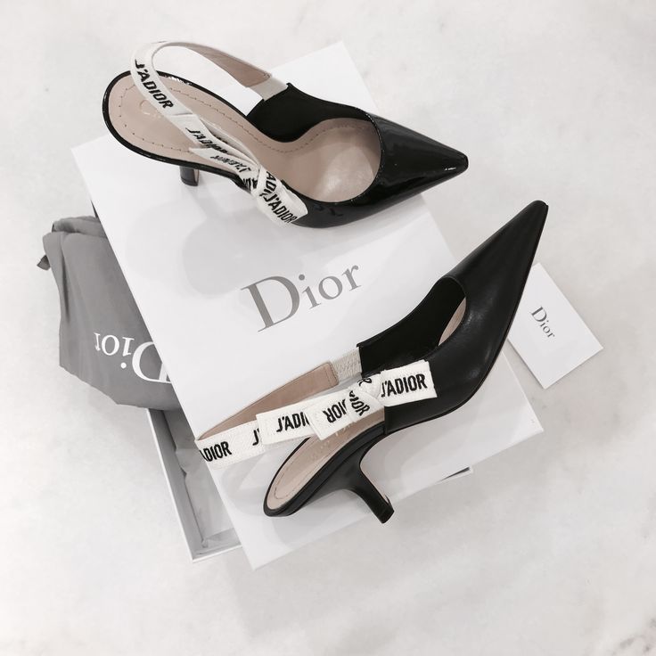 My first pair of dior ❤️. Dior Heels Outfit, Elegant Heels Classy, Expensive Heels, Dior Slingback, Dior Outfit, Dior Clutch, Christian Dior Shoes, Christian Dior Designer, Glamorous Evening Dresses