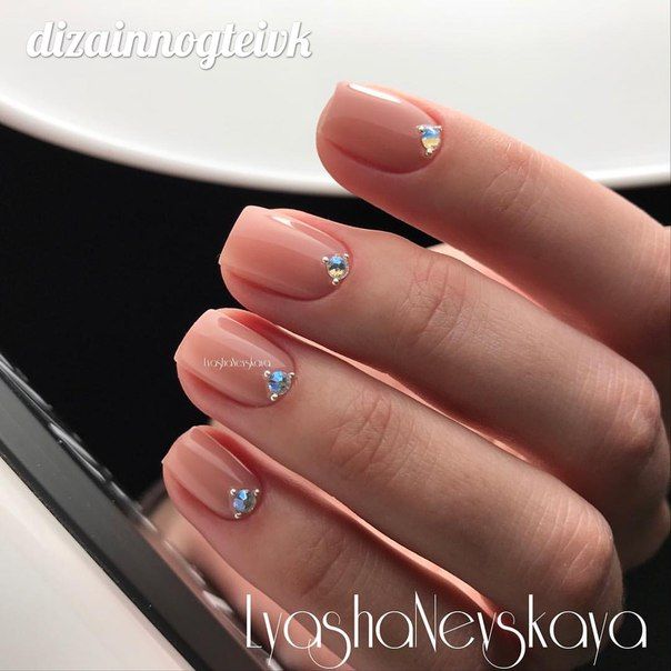 Bedazzled Nails, Short Nail Manicure, Mens Nails, Short Gel Nails, Elegant Nail Designs, Nails Design With Rhinestones, Casual Nails, Work Nails, Classic Nails