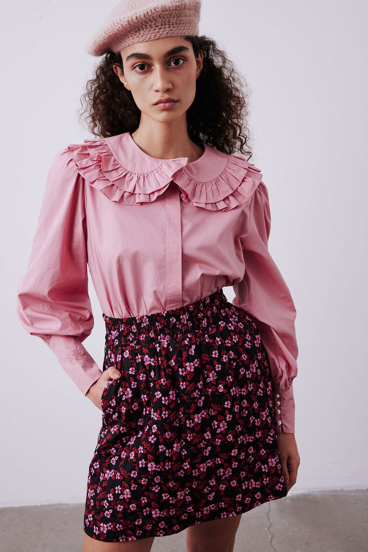 The ‘Gershwin’ blouse has a real sense of drama meets modern sense thanks to its boxy, relaxed shape with exaggerated two layered ruffled romantic collar. It’s cut from crisp cotton poplin and has a wide cuff with “SS” logo embroidery and natural pearl buttons. Details Boxy and relaxed shapeTwo layered ruffled romantic Ss Logo, Black Poppy, Romantic Blouses, Wide Cuff, Natural Pearl, Tiny Flowers, Pearl Buttons, Logo Embroidery, Natural Pearls