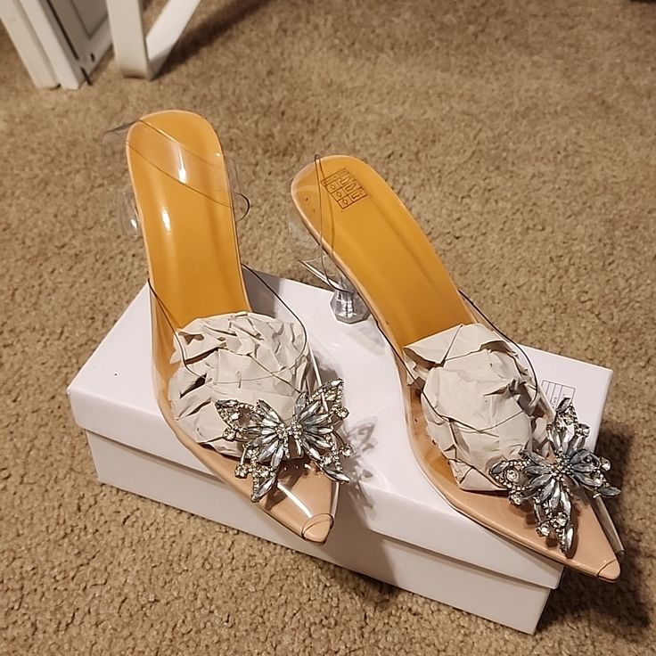 Nib Sz 8 Spring Clear Heels With Wrapped Heel, Spring Low Heel Clear Heels, Spring Clear Low Heel Shoes, Spring Clear Heels With 4-inch Heel, Spring Season Clear Synthetic Heels, Shoes Butterfly, Tan Strappy Heels, Gold Stiletto Heels, Butterfly Heels