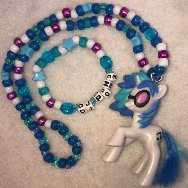 Kandi Necklace Ideas, Dj Pony, Dj Pon 3, Pulseras Kandi, Kandi Necklace, Scene Jewelry, Kandi Inspo, Diy Kandi Bracelets, Diy Kandi