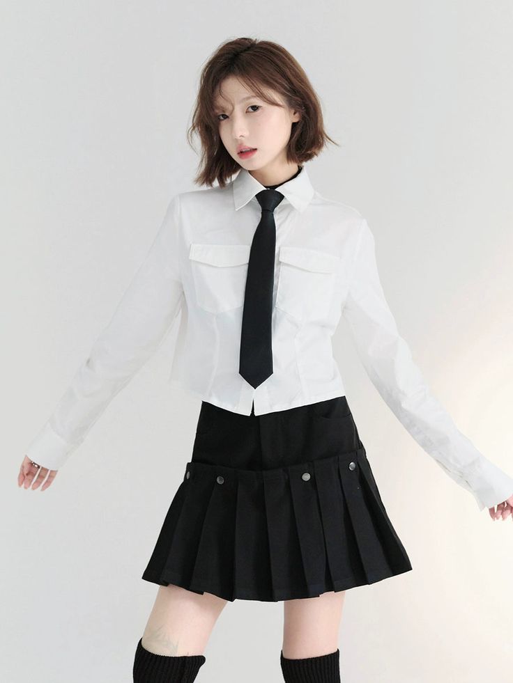 ❤wool pleated college skirt❤︎ College Skirt, Cropped Long Sleeve Shirt, Short Shirt, Cropped Long Sleeve, Womens Long Sleeve Shirts, Slim Fit Shorts, Short Shirts, Spring 2024, Long Skirt