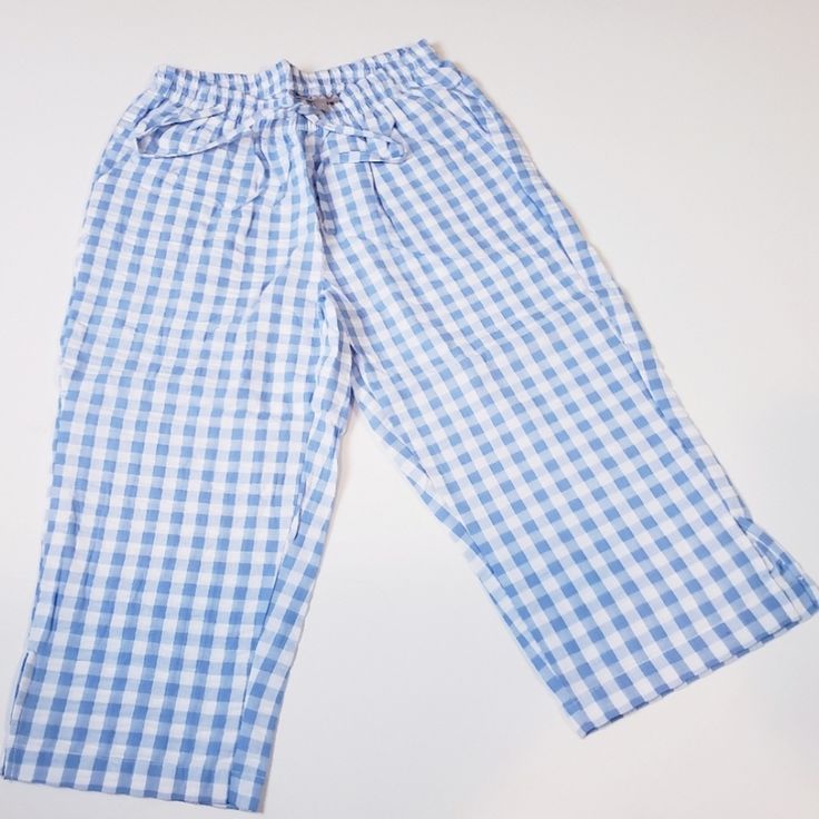 Woman Within Blue Whiye Seersucker Capri Pant 100% Cotton Size : 26 W Petite Summer Gingham Straight Leg Bottoms, Casual Gingham Pants For Summer, Spring Seersucker Bottoms With Elastic Waistband, Summer Cotton Pants For Picnic, Blue Summer Capris, Summer Picnic Cotton Pants, Blue Capri Bottoms For Spring, Blue Capri Length Bottoms For Spring, Summer Gingham Pants For Picnic