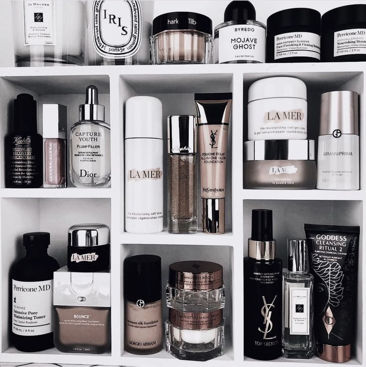 Shared by blondechanel. Find images and videos about beauty, makeup and cosmetics on We Heart It - the app to get lost in what you love. Alat Makeup, Skin Care Masks, Skin Structure, Beauty Storage, Skincare Organization, Bathroom Storage Organization, Skin Imperfection, Skin Care Mask, Luxury Makeup