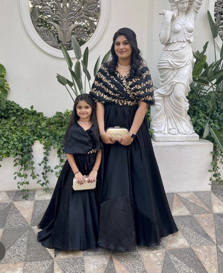 Family Same Dress Indian Wedding, Modern Indian Wedding Outfits Sisters, Mother And Daughter Dresses Indian, Twinning Outfits, Mom Daughter Matching Dresses, Engagement Event, Kids Outfits Daughters, Family Dress, Mom Daughter Outfits