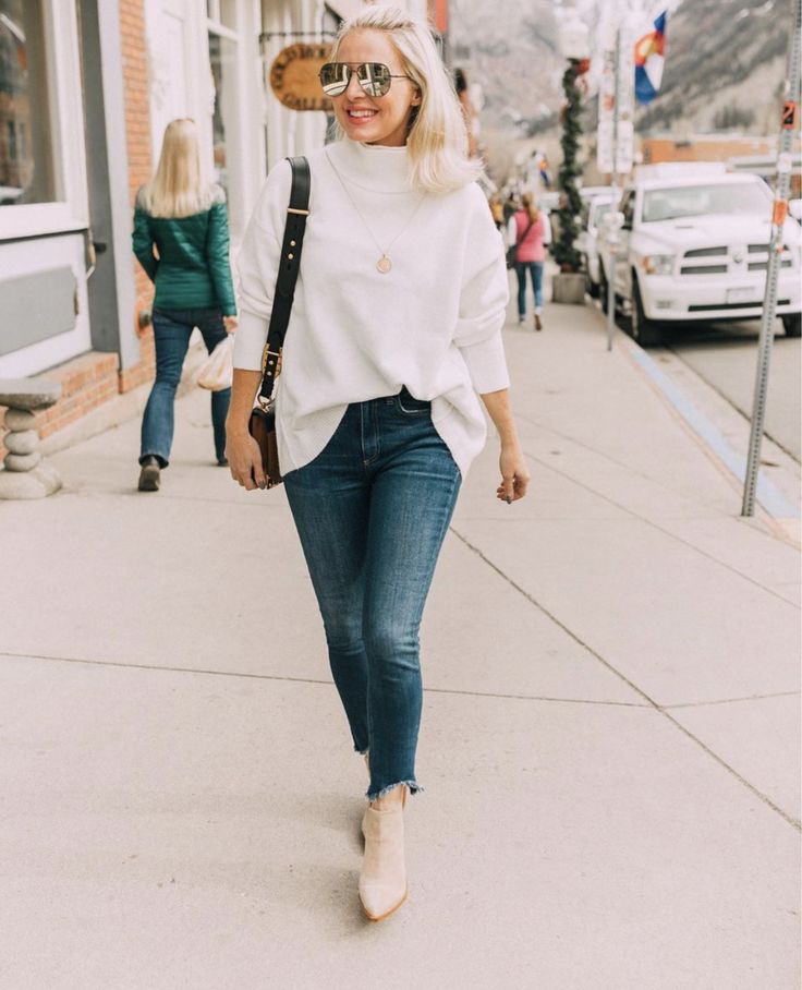 Monthly Favorites, Fashion blogger Erin Busbee of BusbeeStyle.com wearing a white turtleneck sweater with skinny jeans and Vince Camuto booties in Telluride, Colorado Erin Busbee, Busbee Style, French Tuck, Telluride Colorado, Cute Outfits With Jeans, Fashion Tape, Wardrobe Stylist, Next Fashion, Women Helping Women