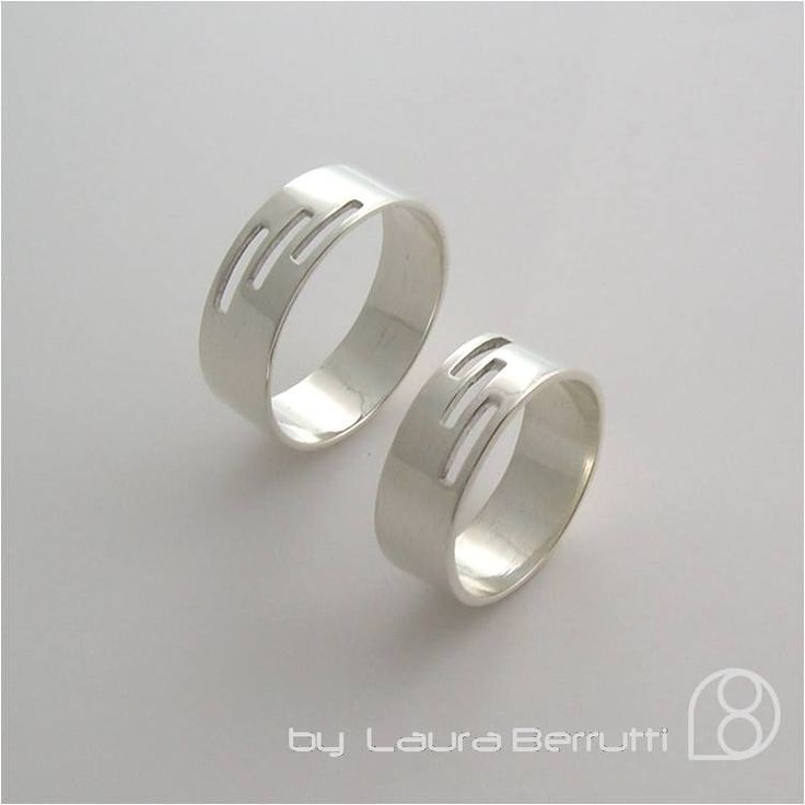 This modern, simple, clean design is perfect for a wedding ring. The sterling has a high polished finish, that can be customize in other finishes such mate or satin. As all of my rings are handcrafted and unique.  This ring will be made to order in your size, with the finish that you prefer.  Between 5/8 days are needed to make and send this ring to any part of the world. Un diseño moderno, simple, clásico y perfecto para anillo de boda. La plata tiene un acabado brillante que puede personalizar en acabado mate o satinado. Al igual que todas mis piezas, ésta es hecha a mano, y cada una es única y levemente distinta a las demás. Por favor indicar el talle del anillo en la casilla de mensaje al momento de la compra. Considerar unos 5/8 días para la elaboración de la pieza y el envío a cualqu Modern Sterling Silver Open Band, Modern Sterling Silver Bands, Minimalist Sterling Silver Bands For Formal Events, Minimalist Sterling Silver Bands For Formal Occasions, Minimalist Polished Promise Band, Elegant Jewelry With Brushed Finish For Anniversary, Modern White Gold Couple Rings With Polished Finish, Modernist Sterling Silver Wedding Rings, Modern Jewelry For Anniversary With Smooth Finish