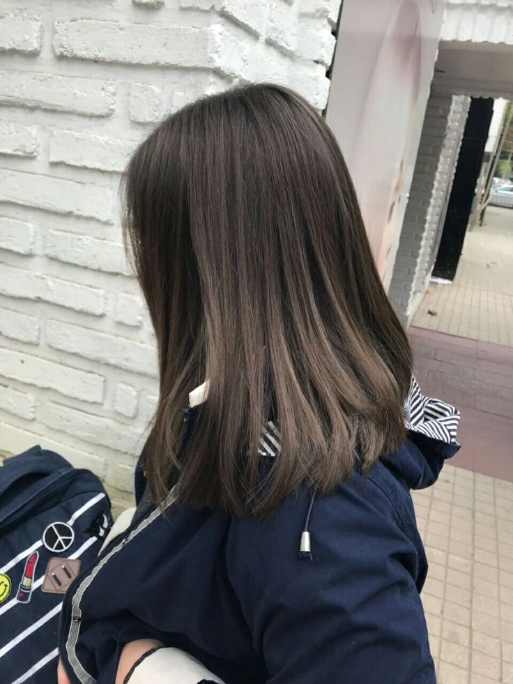 Cabelo Long bob médio.  Um amor por esse corte. Summer 2020 Hair Color Trends, 10 Major Winter Hair Colors, Winter Hair Colors, Hair Color Asian, Ash Hair Color, Straight Hair Cuts, Pretty Hair Color, Haircuts For Medium Hair, Short Hair Color