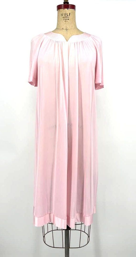 "Shadowline Pink Satin Trim Short Sleeve Nightgown Dress M Size Medium Full Length Nightgown Nylon Light weight Pilling and Scratching on the front of the nightgown.  Mostly from the stomach down in the front.   Measurements Chest 44\" Waist 50\" Hips approx 52\" Length 38\"" Stretch V-neck Nightgown For Bedtime, Spring V-neck Stretch Nightgown, Solid Long Dress For Loungewear, Solid Color Spring Nightgown For Daywear, Pink Full Length Sleepwear For Loungewear, Pink Full Length Sleepwear For Lounging, Full Length Pink Sleepwear For Loungewear, Spring Loungewear Dress With Open Front, Spring Loungewear Open Front Dresses