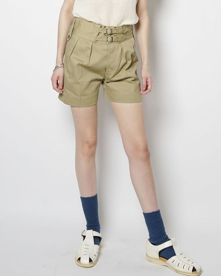 ヴィンテージアンティークピース






サイズ（S）










A


24"















B


13"














C


29,5"





 





































 
サイズリファレンス：
モデルは5'7 "/ 172cm Trendy Summer Bottoms With Belt Loops, High-waist Cotton Shorts With Belt Loops, High Waist Cotton Shorts With Belt Loops, High-waisted Khaki Shorts For Work, Summer Khaki Shorts With Belt Loops, Casual Khaki Shorts With Belt Loops, Fitted Utility Shorts Of Short Length, Fitted Utility Style Shorts, Casual High-waist Belted Shorts