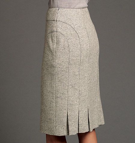 Love this skirt. Need to make, once I start finishing projects... Diy Sy, Trendy Sewing Projects, Skirt Inspiration, Afrikaanse Mode, Diy Skirt, Vogue Pattern, فستان سهرة, Vogue Patterns, Sewing Skirts