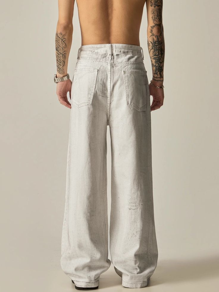 These distressed white wide-leg denim jeans offer a modern twist on a classic style. Made with high-quality denim, they provide both comfort and durability. The distressed detailing adds a touch of edginess, making them a versatile addition to any wardrobe. Perfect for any casual or dressed-up look, these jeans are a must-have for fashion-forward individuals. ■size(cm) Length Waist Hips Hem S 104 74 104 57 M 106 78 108 58 L 108 82 112 59 XL 110 86 116 61 2XL 112 90 120 62 ■model 174cm 61kg L ■ma White Wide-leg Denim Jeans, Modern White Cotton Jeans, White Wide Leg Jeans With Frayed Hem, White Wide-leg Denim Pants, Urban White Pants For Spring, Urban Style White Pants For Spring, Modern Cotton Flare Jeans For Summer, White Relaxed Fit Flare Jeans, White Wide Leg Denim Bottoms