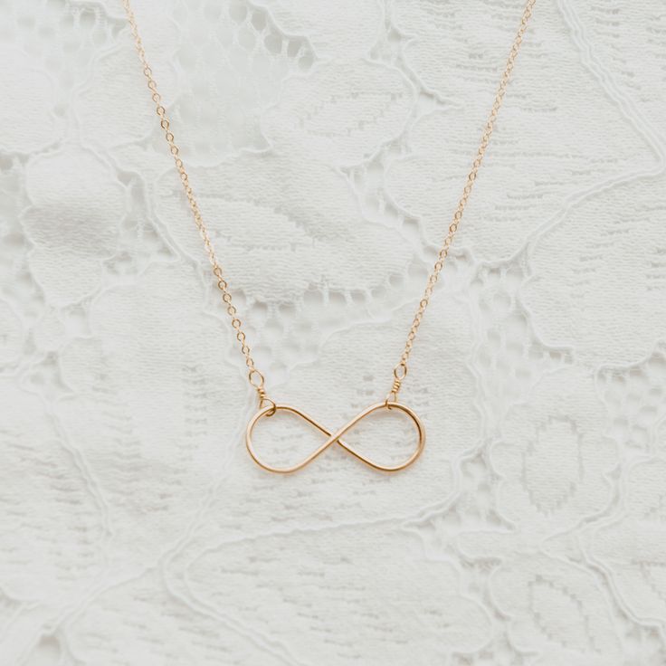 Dainty Infinity Rose Gold Necklace, Dainty Rose Gold Infinity Necklace, Minimalist Infinity Necklace For Anniversary Gift, Minimalist Infinity Necklace For Anniversary, Anniversary Infinity Necklace With Delicate Chain, Infinity Cable Chain Jewelry Gift, Infinity Sign, Infinity Necklace, Seashell Crafts