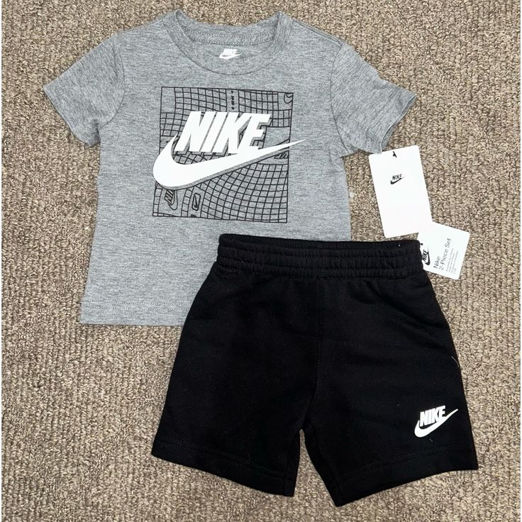 New!!! With Tags Nike Casual Cotton Sets, Casual Nike Cotton Sets, Casual Cotton Nike Sets, Black Cotton Playwear Sets, Nike Sets With Letter Print And Short Sleeve, Casual Graphic Print Playwear Sets, Casual Letter Print Sets For Playwear, Gray Cotton Streetwear Sets, Gray Casual Short Sleeve Sets