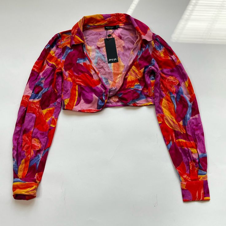 Nasty Gal Petite Floral Collared Cropped Blouse Hot Pink. Nwt. Size: Us 4 Floral Cropped Top, Crop Top, Pink Top, Floral Blouse, Floral Top, Tropical Print, Abstract Floral Print, Beach, Vacation, Travel, Trip, Summer Print, Colorful Print, Geometric Print, Music Festival, Plunging V Neckline, Long Sleeve, Long Blouson Sleeves, Knot Detailing At Front, Knot Tie, Tie Dye, Bridal, Mini Skirt, Heels, Graduation, Birthday, Date Night, Sexy, Club, Party, Spring, Shorts, Fruit, Purple Floral, Pink Flo Chic Multicolor Floral Print Crop Top, Pink Long Sleeve Top With Vibrant Print, Cropped Floral Print Party Tops, Multicolor Long Sleeve Crop Top For Beach, Multicolor Long Sleeve Crop Top For Vacation, Chic Multicolor Fitted Crop Top, Multicolor Fitted Chic Crop Top, Chic Pink Long Sleeve Crop Top, Chic Long Sleeve Pink Crop Top