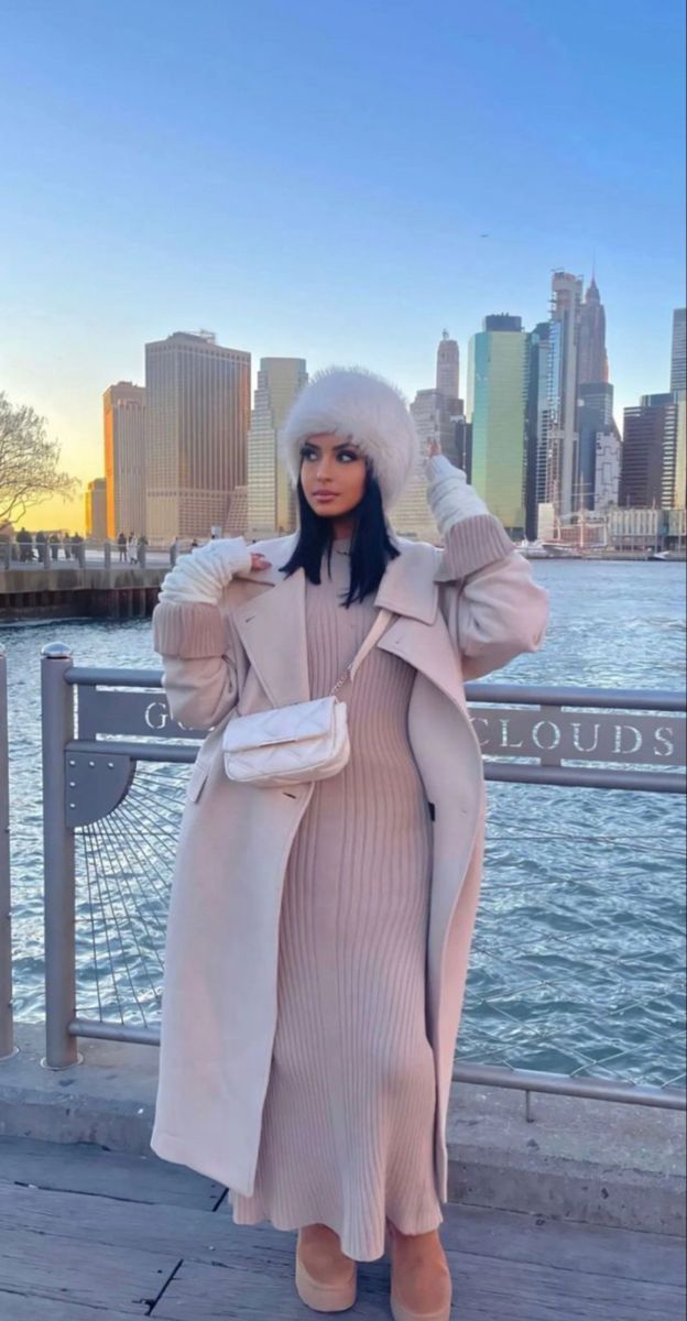 Winter Outfits Business Professional, Cold Dressy Weather Outfits, Poconos Outfit Winter, Winter Warm Outfits Cold Weather, Canada Winter Outfit, Curvy Winter Fashion, Alaska Outfits, New York Winter Outfit, Modest Winter Outfits