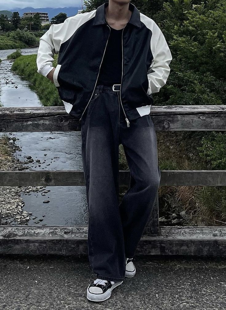 Guy Black Outfits, Korean Street Wear Male, Korean Men Fashion Streetwear, Korean Street Fashion Mens, Korean Fashion Male, E Boy Outfits, Korean Outfits Men, Korean Style Men, Korean Street Wear