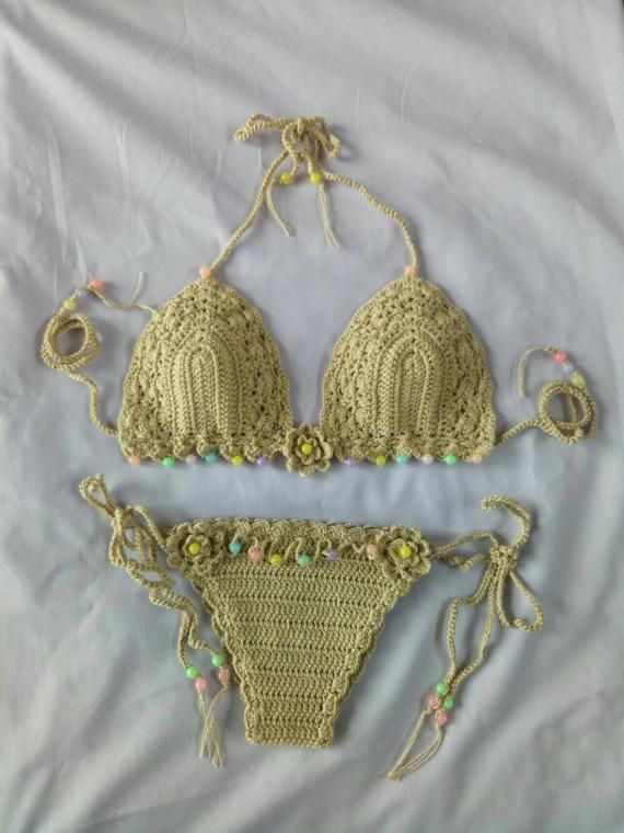 Small Crochet Gifts, Handmade Swimsuit, Diy Summer Clothes, Handmade Bikinis, Crochet Bathing Suits, Crochet Bra, Crochet Inspo, Swim Wear, Summer Gift