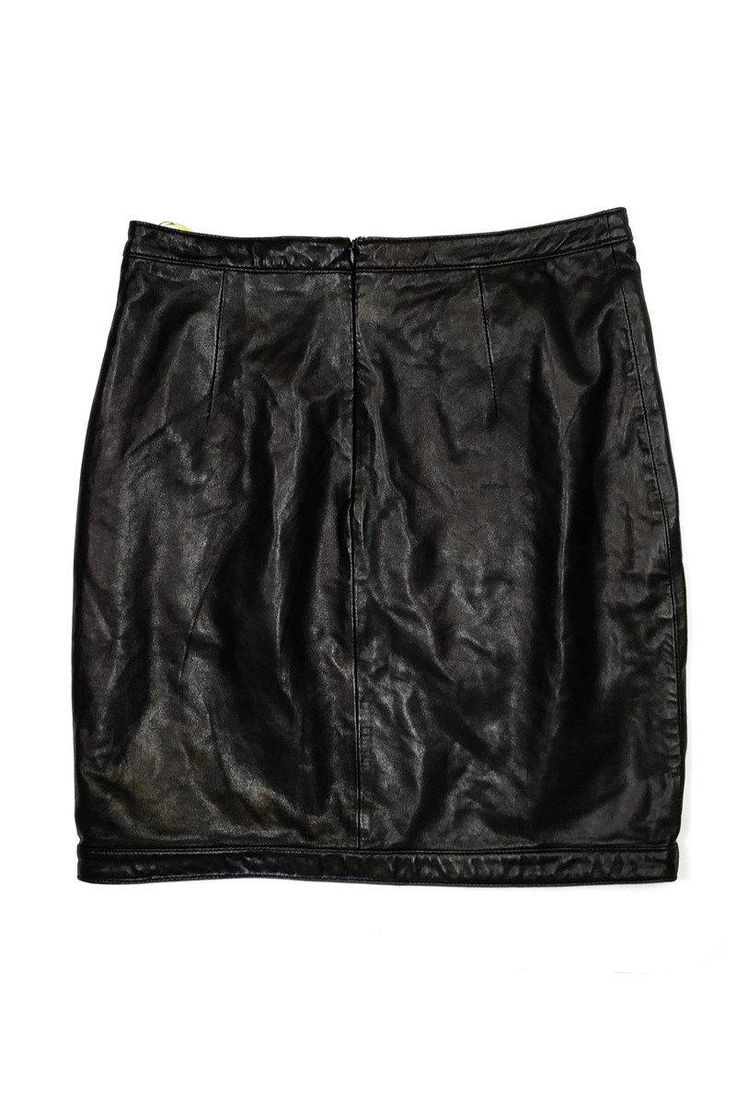 This edgy leather skirt is the perfect transitional piece to have in your closet. Made with a unique cut-out leather panel on the front. Wear it with tights and chic booties for a cool weather look! Size 2 100% lamb leather Back zip closure Above knee- mini Waist 29.5" Hips 36.5" Total length 19" Black Leather Skirt, Leather Panel, Black Leather Skirts, Catherine Malandrino, Black Denim Shorts, Above Knee, Fashion Casual, Black Fashion, Leather Skirt