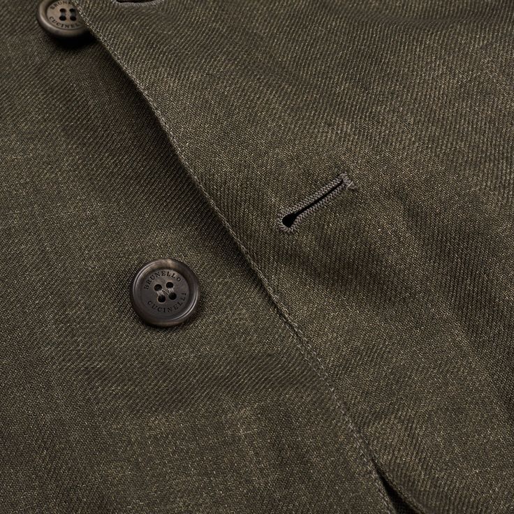 NEW US Size: 40 EU Size: 50 Green Color 100% Linen Double Vented Half lined Five Button Closure 4 Flap Button Pockets Buttoned Tabs at the Cuffs Brunello Cucinelli Engraved Buttons Made in Italy Measurements Shoulder: (seam to seam) 19.5" Jacket Length: 30" Sleeve Length (top of the shoulder seam to the edge of the vented side of the sleeve): 26" Chest: 45" This product is located in our EU warehouse. Cesare Attolini, Tom Ford Shoes, Dress Loafers, New Uses, Field Jacket, Cool Socks, Brunello Cucinelli, Dress With Boots, Sport Coat