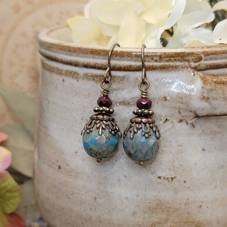 Czech Bead Earrings, Diy Boho Earrings, Boho Earrings Diy, Vintaj Jewelry, Czech Beads Jewelry, Antique Style Jewelry, Boho Jewelry Diy, Earrings Diy Handmade, Enamel Jewellery