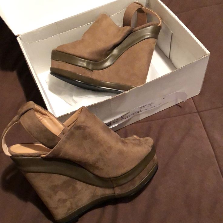 Army Green & Brown Size 40= 7.5/8 Euro 40 Says Size 10 Which It Definitely Isn’t, I’m An 8 And They Just Fit! Fyi , I Couldn’t Edit The Size Spring Chunky Platform Wedge Boots, Trendy Suede Wedge Heels, Casual Wedge Sandals With Platform And Pointed Toe, Black Lether, Michael Kors Platform Sandals, Steve Madden Platform Sneakers, Brown Platform Sandals, Goth Platforms, Steve Madden Platform Sandals