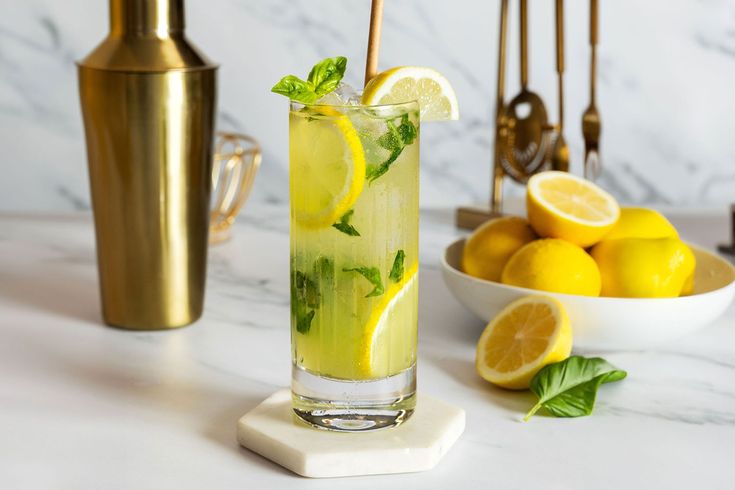 These Seedless Lemons Are a Game Changer for Cooks Basil Mocktail, Lemon Mocktail, Basil Mojito, Cocktails And Mocktails, Mojito Mocktail, Hand Juicer, Keto Drinks, Unique Fruit, Yummy Alcoholic Drinks