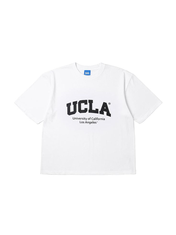 This is a casual and comfortable t-shirt by UCLA that is made out of high quality and sturdy material. With distinctive mood of the design, you can use it for your daily outfit.- Unique graphic print detail- Soft and sturdy cotton 100% fabric- Round ribbed neckline White Cotton Jersey T-shirt With Letter Print, Oversized Screen Print T-shirt For College, College Style Relaxed Fit Short Sleeve T-shirt, Graphic Cotton Jersey T-shirt With Letter Print, Graphic Cotton T-shirt For Streetwear, White Cotton Slogan T-shirt, Cotton T-shirt With Logo Print And Crew Neck, Cotton Crew Neck T-shirt With Letter Print, Oversized Graphic Print T-shirt For College