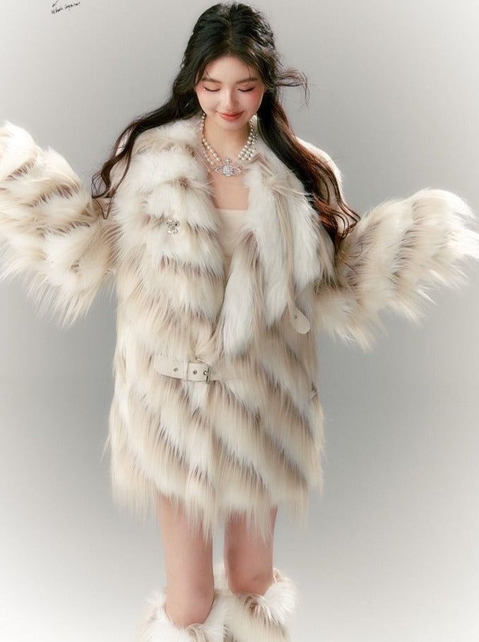 Marbled Milky Over Fur Coat – Belchic Girls Fur Coat, Winter Top, Women's Outfits, Christmas Vibes, Winter Tops, Glam Dresses, Warm Outfits, Winter Clothes, Winter Fashion Outfits