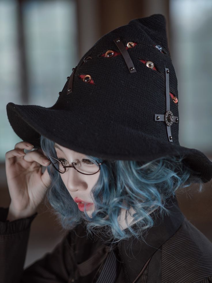 This price is for a hat , others are not included. Novelty Costume Hat With Curved Brim, Gothic Brimmed Hat For Alternative Fashion, Black Punk Hat For Cosplay, Black Punk Brimmed Hats, Black Brimmed Punk Hat, Punk Brimmed Winter Hats, Punk Style Brimmed Winter Hat, Gothic Black Hat For Fall, Black Hat For Cosplay