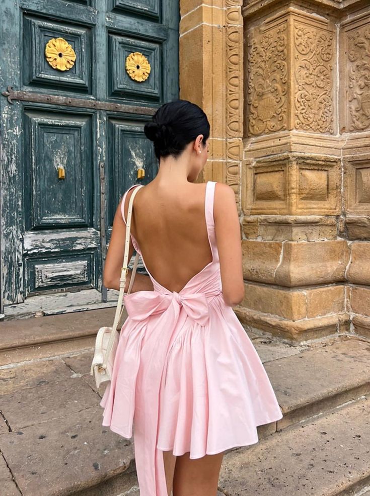 Mode Zendaya, Mini Gown, Mini Homecoming Dresses, Pleated Mini Dress, Backless Mini Dress, Mini Dresses For Women, Pink Outfits, Look Vintage, Mini Dresses Summer