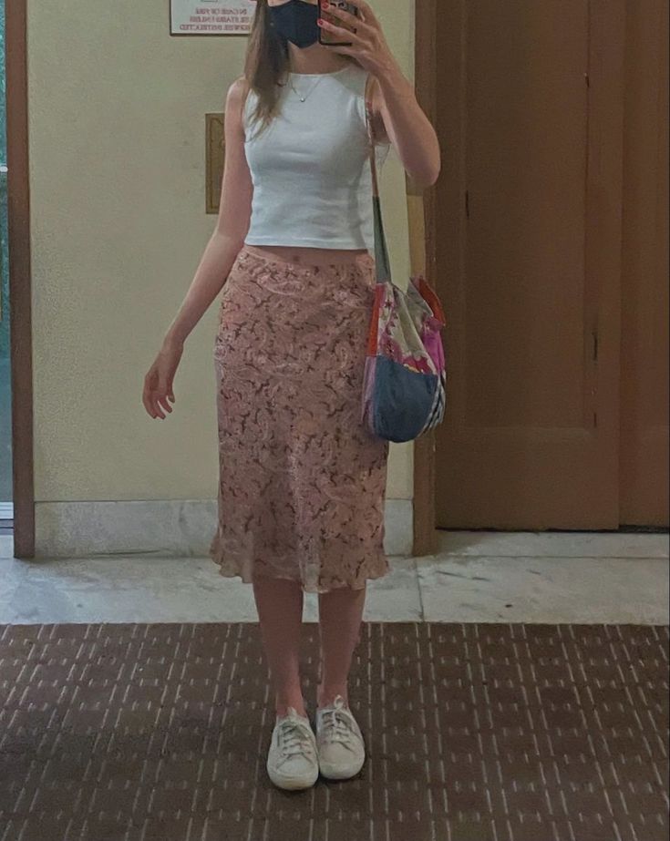 Pink Maxi Skirt Outfit Summer, Mid Length Skirt Outfit Aesthetic, Low Rise Shoes Outfit, Low Rise Skirt Outfit Aesthetic, Paisley Maxi Skirt Outfit, Thrifted Midi Skirt Outfit, Paisley Midi Skirt, Paisley Midi Skirt Outfit, Beige Floral Skirt Outfit