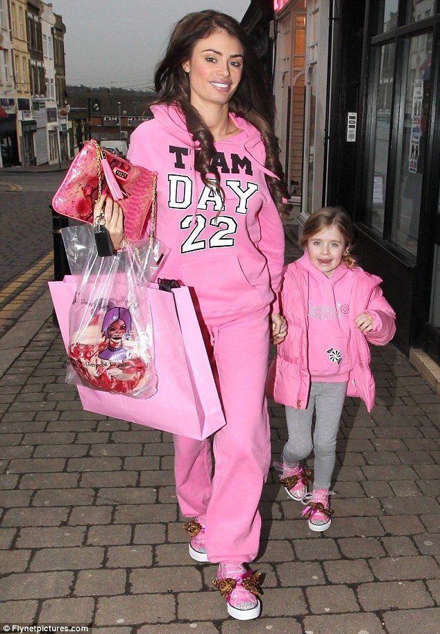 Cute Chloe Sims, Pink Converse, Jansport Backpack, Chloe, Converse, Pink