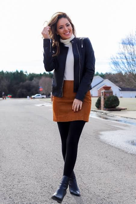 Mini Skirt Winter Outfit, Skirt With Tights Outfit, Skirt In Winter, Mini Skirt Winter, Winter Mini Skirts, Simple Winter Outfits, Short Skirts Outfits, Rok Outfit, Winter Mini Dresses