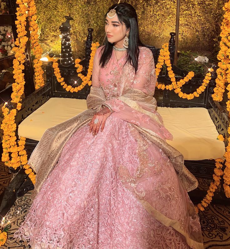 Pink and gold lehnga choli with dupatta. Available in sizes small and medium. The choli features beautifully handwork, the lehnga sparkles beautifully and the dupatta is filled with gota work. Please allow slight variations in color due to lighting. Comes with only one dupatta. As always you can reach out to us via message to seller or on our instagram @kat.daana for customized orders! . . . Due to the nature of our product we do not offer refunds, returns or exchanges. Gold Sharara With Dabka For Reception, Gold Dabka Dress For Reception, Gold Jamawar Sets For Reception, Gold Dabka Reception Dress, Gold Lehenga With Dabka For Festive Occasions, Festive Gold Lehenga With Dabka Detailing, Floor-length Raw Silk Lehenga With Dabka Detail, Floor-length Raw Silk Lehenga With Dabka, Bollywood Style Dabka Lehenga In Jamawar