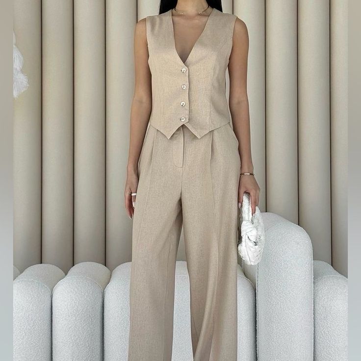 Nwt Linen Blend Vest. On Trend And Stylish! Super Cute. Size Small Beige Linen Suit, Linen Suits Women, Beige Suit, Pant Suits For Women, Linen Vest, Beige Suits, Office Pants, Suit For Women, Cropped Vest