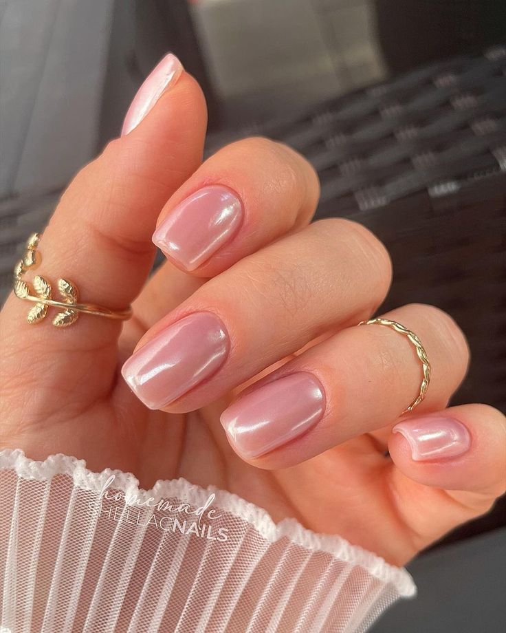 25 Glazed Donut Nails You'll Want to Try Glazed Nails, Shellac Nail Colors, Pink Chrome Nails, Simple Fall Nails, Chrome Nails Designs, Glazed Donut, Shellac Nails, Nagel Inspo, Pink Nail