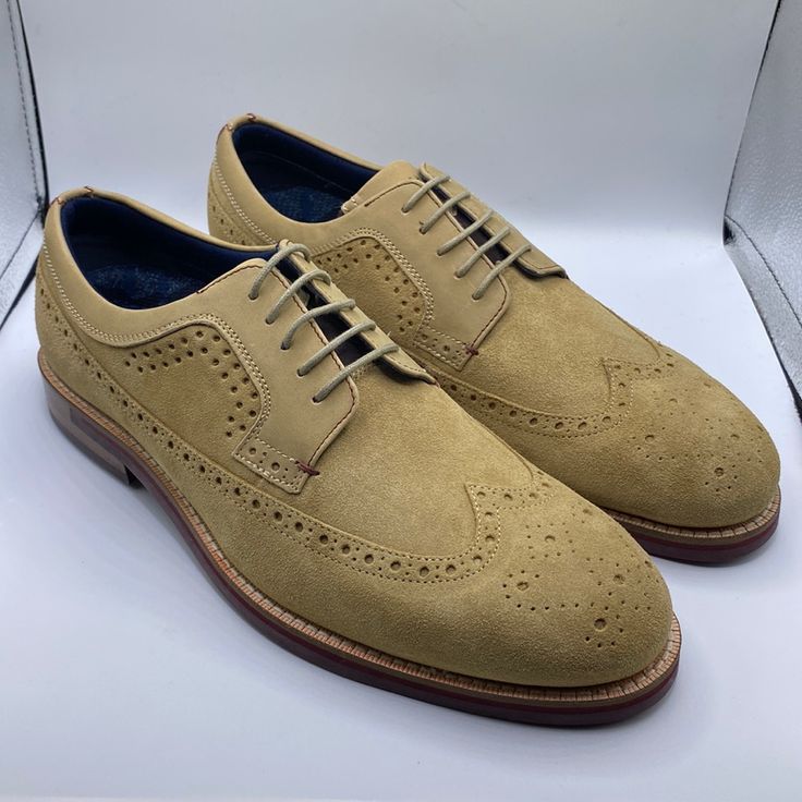 Ted Baker Shoes Qiplin Classic Brogues Yellow Suede Oxford Shoes Size 11 Item Is New Without Tags Nor Box, Just Tried On. Please Examine All Photos Closely, For Details And Condition, As They Are Part Of The Items Description! The Attempt Was Made To Capture All Sides/Angles For Accurate Representation Of Item. No Modeling And/Or Trades Permitted. If Shoe Trees Pictured, They Are Not Included , Unless Otherwise Noted. Thank You For Looking!! All Reasonable Offers Will Be Considered Suede Lace-up Shoes With Round Toe For Business Casual, Suede Leather Shoes With Brogue Detailing For Business Casual, Beige Suede Oxfords With Round Toe, Suede Wingtip Oxfords For Business Casual, Suede Wingtip Leather Shoes For Business Casual, Formal Suede Lace-up Loafers, Lace-up Suede Loafers For Formal Occasions, Formal Lace-up Suede Loafers, Beige Brogue Detailed Slip-on Oxfords