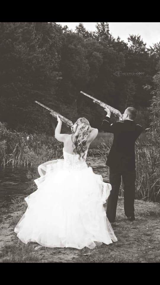 black and white wedding photo, women in big puffy white wedding gown shooting a camo patterned shotgun with male groom in black tuxedo shooting a camo patterned shotgun Country Wedding Pictures, Country Couple Pictures, Bridesmaids Shoes, Country Western Wedding, Cute Country Couples, Country Wedding Photos, Western Style Wedding, Western Themed Wedding, Country Couples