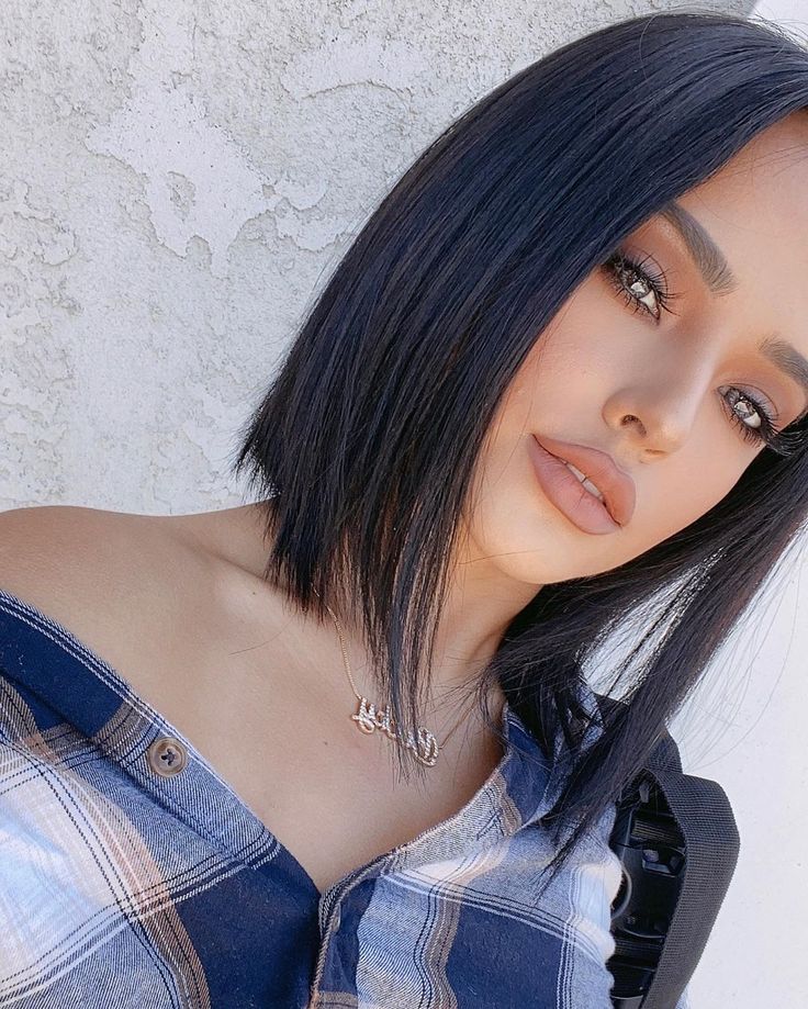 Becky G on Instagram: “Fall 🍁🍂” Becky G Hair, Bleach Blonde Bob, Short Black Hair, Elegantes Outfit Frau, G Hair, Costume Noir, Barrel Curls, First Haircut, Hair Appointment