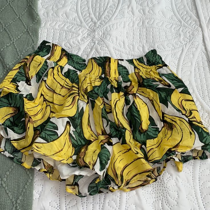 Banana Print Beach Shorts! Low Rise Banana Clothes, Banana Outfit, White Flowy Shorts, Shorts Low Rise, Banana Print, Tweed Shorts, Scalloped Shorts, Dressy Shorts, Black And White Tweed