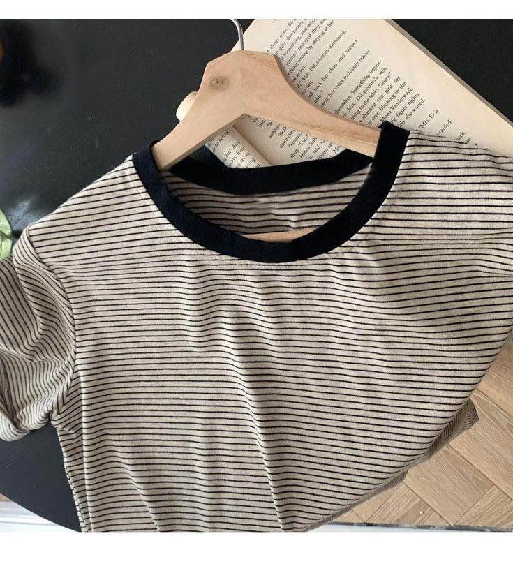 Product information: Pattern: stripes Color: black, green, yellow Size: S,M,L,XL Version: Loose Style type: fresh and sweet Lining ingredients: Cotton Content of lining ingredients: 91%-99% Style: pullover Fabric name: Cotton Sleeve type: regular sleeve Main fabric composition: Cotton Suitable age: 18-24 years old Length: ordinary (50cm Inventory Type: whole transaction Sleeve length: short sleeve Style: Korean style Process: None Size: Unit: cm Note: 1. Asian sizes are 1 to 2 sizes smaller than Short Sleeve Turtleneck, European Women, Korean Casual, Loose Style, 24 Years Old, Spring Shirts, Style Korean, Dress Size Chart, Autumn And Winter