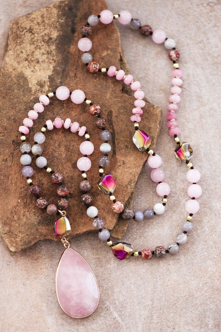 Rose Quartz stone pendant necklace. Mixed stone bead necklace. Approx. 36" L. Stone pendant size: 1.2"x2" Handmade Necklace Tutorial, Necklaces Tutorial, Necklace With Stone, Stone Bead Necklace, Long Stone Necklace, Knot Jewelry, Pink Pineapple, Empty Nest, Jewelry Knots