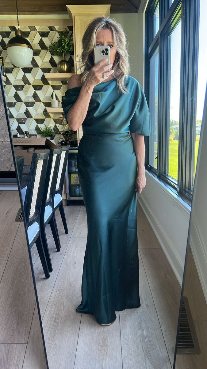 Hunter forest emerald green satin evening gown dress Formal Dresses Older Women, Western Mother Of Bride Dresses, Mother Of The Bride Dresses Semi Formal, Mother Of Groom Fall Dresses, Sister Of The Groom Dresses, High Neck Mother Of The Bride Dresses, Emerald Green Mother Of The Groom Dress, Mom Dresses For Wedding, Brown Mother Of The Bride Dress